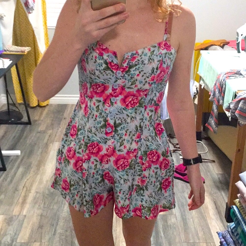 Floral romper - Picture 9 of 12